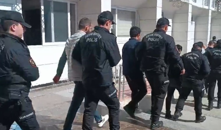 Mersinde aranan şahıslara şafak operasyonu: 88 kişi yakalandı