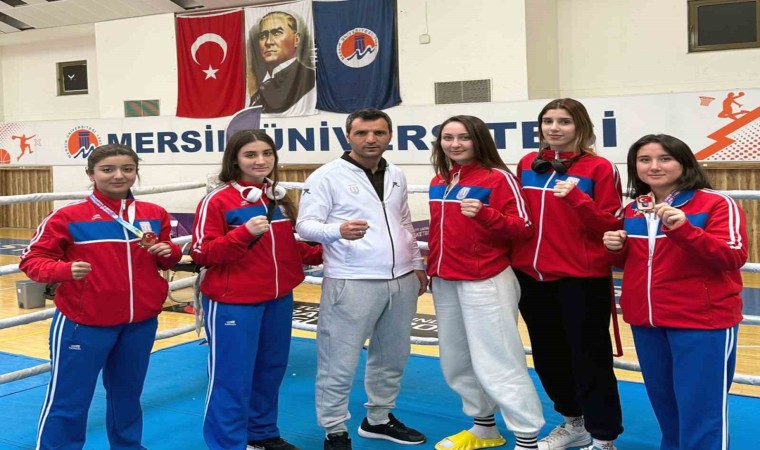 MSKÜ Muay Thai takımından 18 madalya