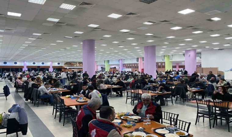 Muğla, Aydın ve Denizlide her gün 6 bin Üniversiteliye iftar yemeği