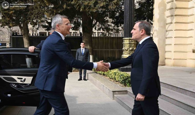 NATO Genel Sekreteri Stoltenberg, Azerbaycan Dışişleri Bayramovla görüştü