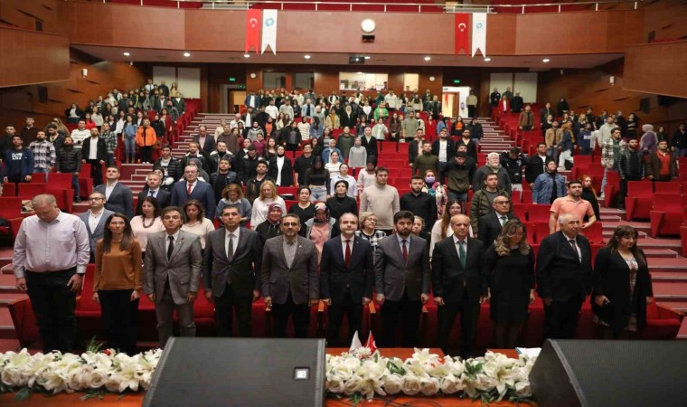 Niğdede 18 Mart Çanakkale Zaferinin Tarihsel Süreci Konferansı verildi.