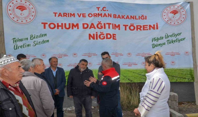 Niğdede çiftçilere 75 hibeli nohut ve kuru fasulye tohumu dağıtıldı