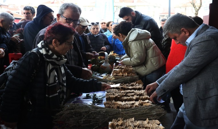 Nilüferde binlerce paket ata tohumu dağıtıldı