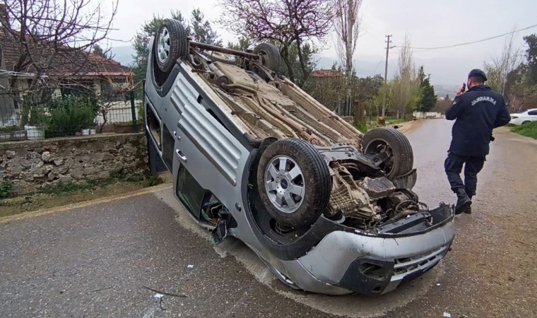 Okuldan torununu aldı, dönüş yolunda kaza yaptı