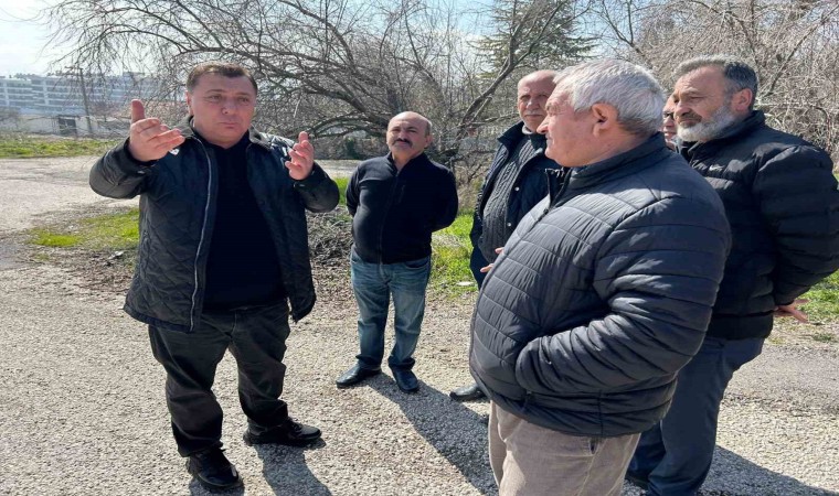 Özkan Alp, Çankayada kaldırım asfalt olmayan sokaklardaki vatandaşla buluştu