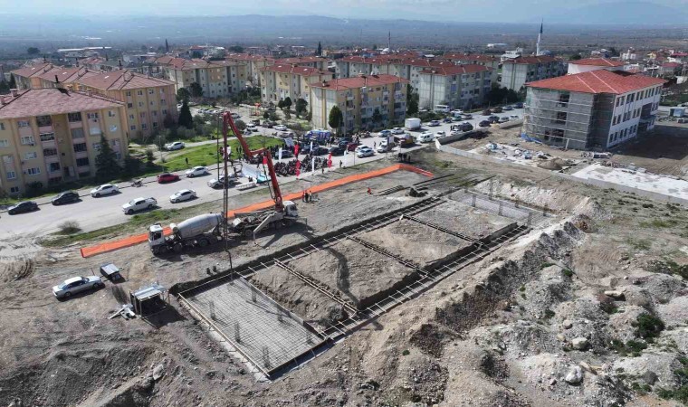 Pamukkalede 10 kapalı pazaryeri ve sosyal tesisin temeli atıldı