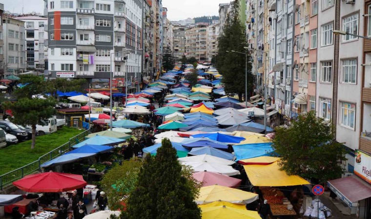 Pazarın en pahalısı kıl biber, en ucuzu pırasa