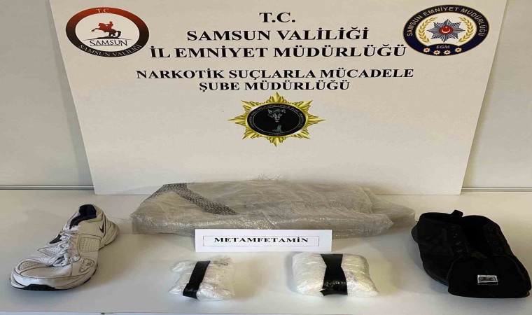 Polis ayakkabı içine zulalanmış uyuşturucu ele geçirdi