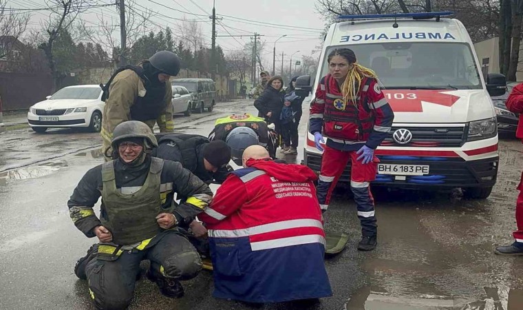 Rus ordusunun Odessaya saldırısında ölü sayısı 20ye yükseldi