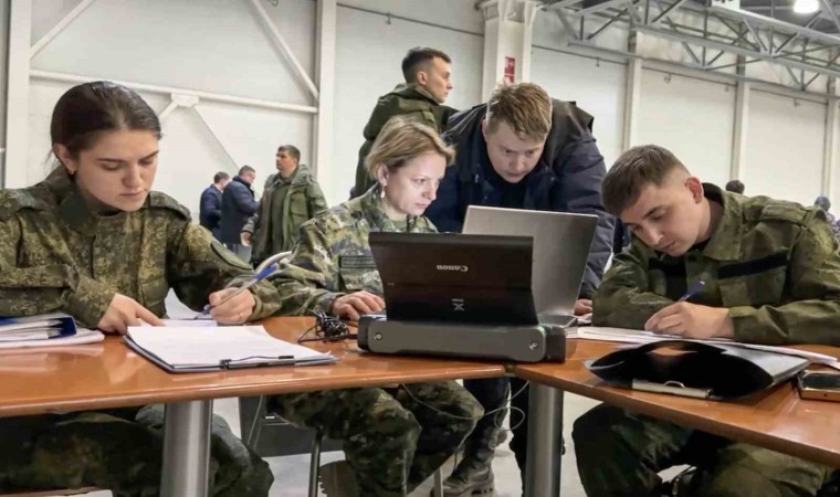 Rusya Soruşturma Komitesi, Moskovadaki saldırıda olay yerindeki silahların görüntülerini yayınladı