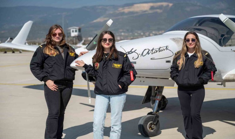 Sabiha Gökçenin izinden giden kadın pilot adayları gökyüzünde gurur veriyor