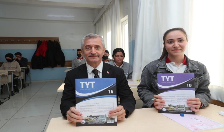 Şahinbey Belediyesi öğrenci ve vatandaşlara 15 milyon kitap dağıttı