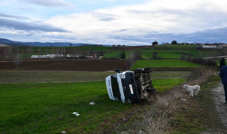 Samsunda öğrenci servisi devrildi: 19 yaralı