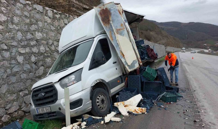 Samsunda tır, arıza yapan kamyoneti biçti: 1 yaralı