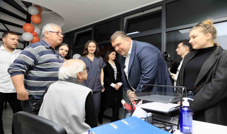 Seferihisarda emeklilerin hesabına 2 bin TL yatırıldı