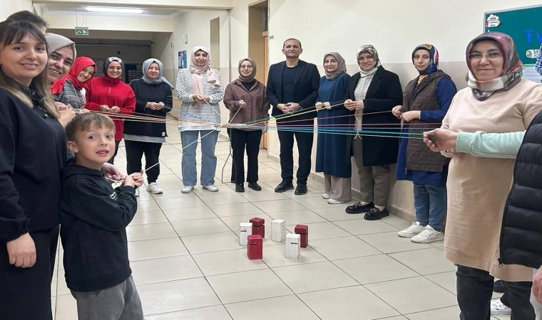 Simavda öğretmenlere, “Etkili İletişim ve Beden Dili” konulu seminer