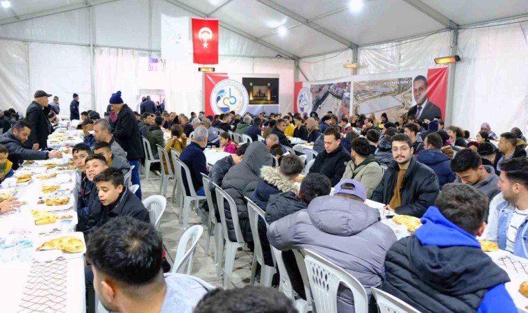 Sorgunda yüzlerce vatandaş iftar sofrasında buluştu