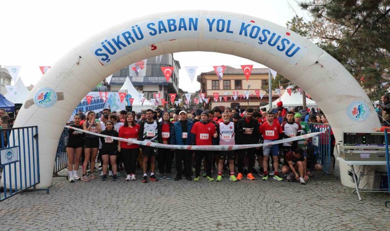 Şükrü Saban Yol Koşusuna 500 atlet katıldı