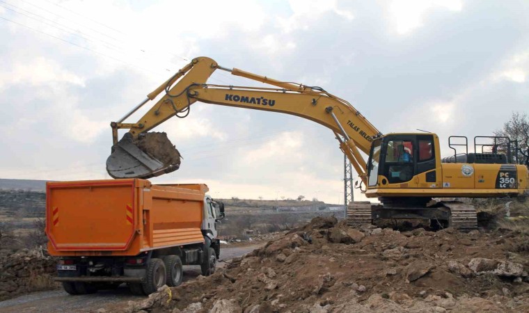 Talas Tablakaya Mahallesinde hummalı yol çalışması