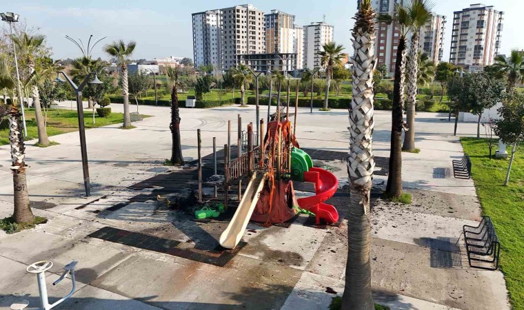 Tarsusta Berdan Parkına kimliği belirsiz kişi veya kişilerce zarar verildi