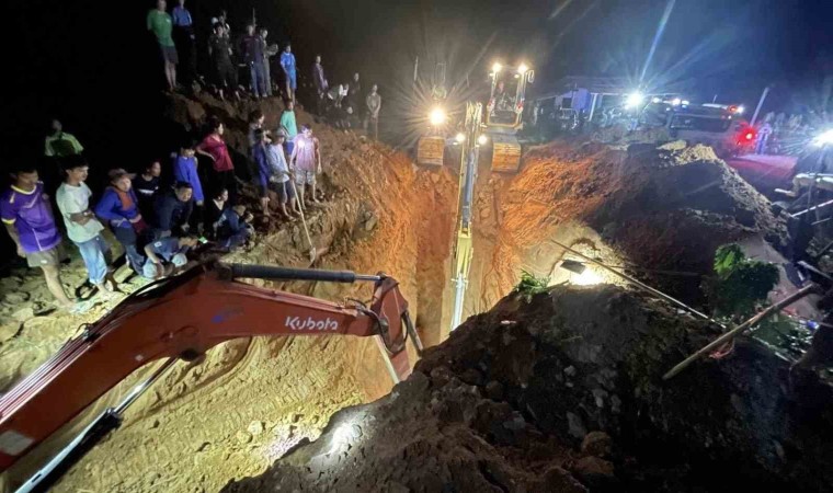 Taylandda define avcısı göçük altında kalarak öldü