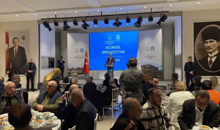 TBMM Başkanı Numan Kurtulmuş iftarda Darülacezede yaşlılarla bir araya geldi