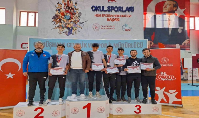 Tercan dart takımı bölge birincisi oldu