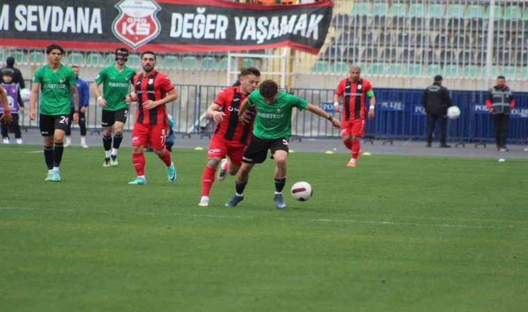 TFF 2. Lig: Denizlispor: 1 - GMG Kastamonuspor: 2