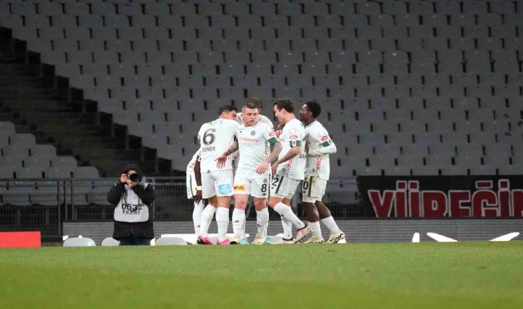 Trendyol Süper Lig: Fatih Karagümrük: 0 - Konyaspor: 1 (İlk yarı)