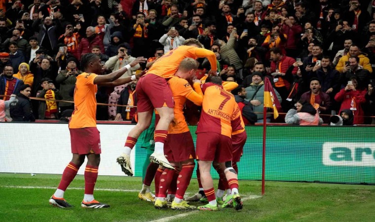 Trendyol Süper Lig: Galatasaray: 4 - Çaykur Rizespor: 1 (İlk yarı)