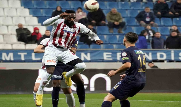 Trendyol Süper Lig: Kasımpaşa: 0 - Sivasspor: 0 (İlk yarı)