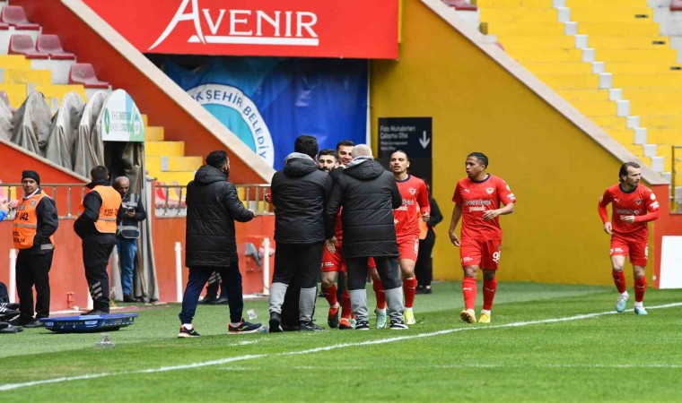 Trendyol Süper Lig: Kayserispor: 0 - Hatayspor: 1 (Maç devam ediyor)