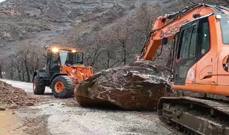 Tuncelide karla mücadele çalışmaları sürüyor