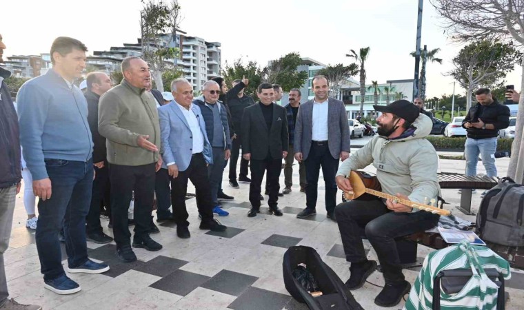 Tütüncü, Konyaaltı sahilinde