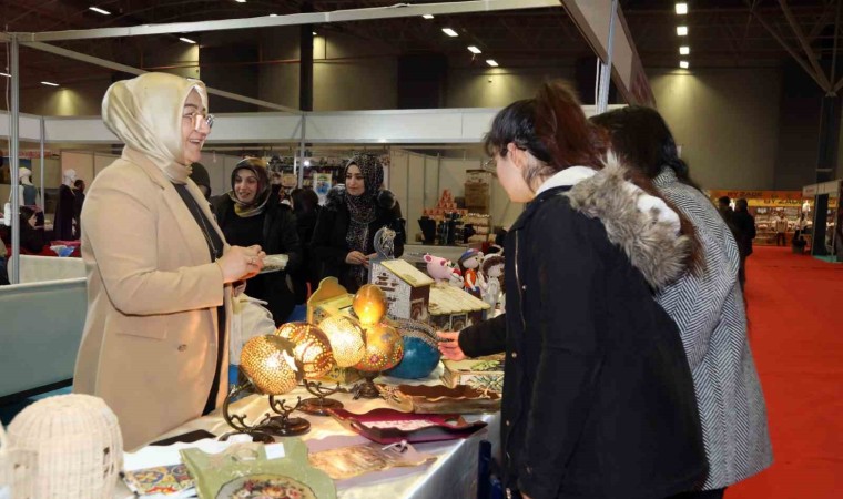 Van Büyükşehir Belediyesi ‘Yöresel Ürünler Fuarında yerini aldı