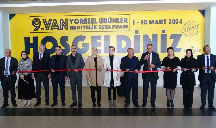 Vanda ‘Yöresel Ürünler ve Hediyelik Eşya Fuarı kapılarını ziyaretçilere açtı