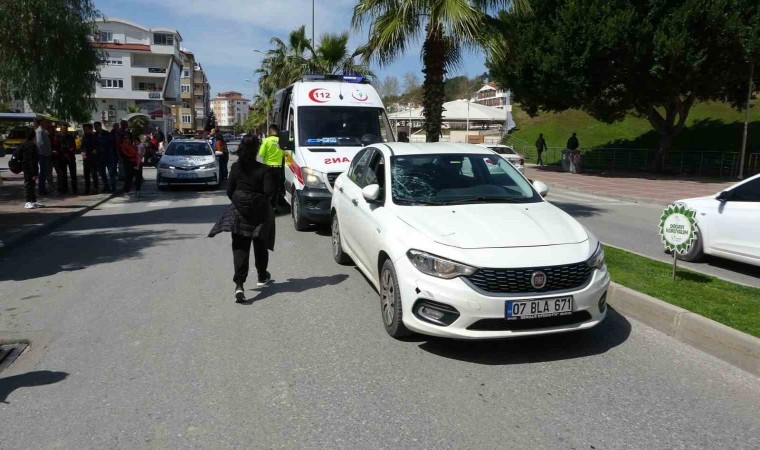 Yaya geçidinde otomobilin çarptığı bisikletli çocuk yaralandı