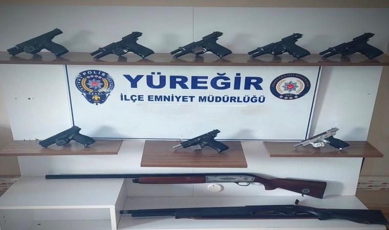 Yüreğir polisi 10 ruhsatsız silah ele geçirdi