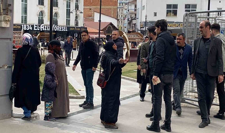 Zabıtalara, Dişim ağrıyor hastaneye gideceğim diyerek kaçan dilenci kamerada