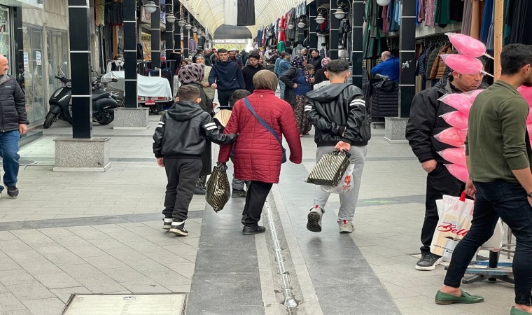 Aksarayda çarşıda bayram yoğunluğu