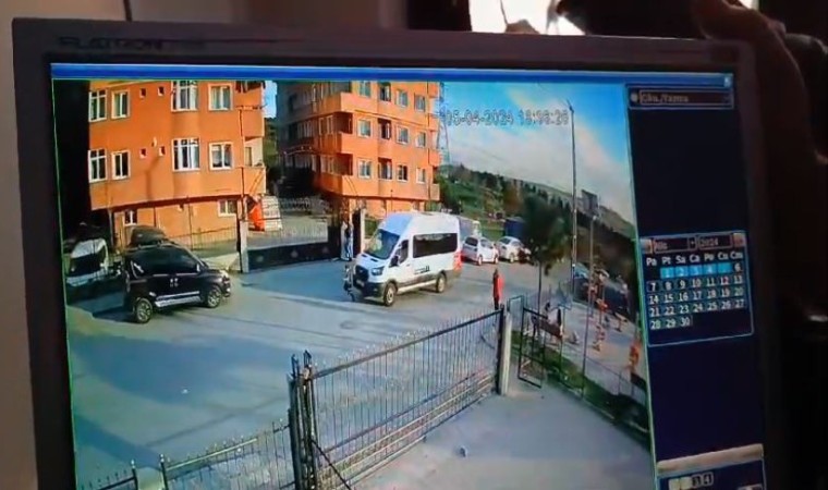 Arnavutköyde feci kaza kamerada: Servis minibüsü, 7 yaşındaki çocuğu ezdi