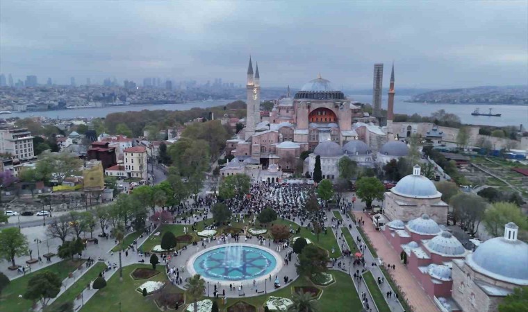 Ayasofya-i Kebir Cami-i Şerifinde bayram namazı