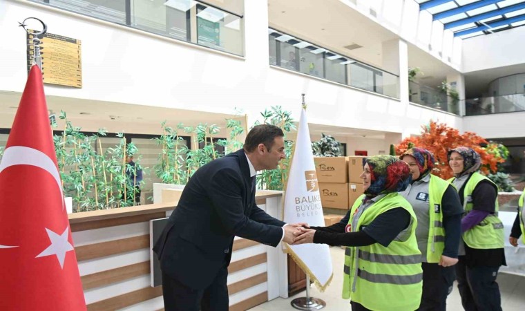 Başkan Akın, Büyükşehir personeliyle bayramlaştı