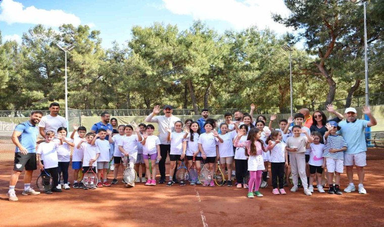 Başkan Kotan turnuvada tenis oynadı