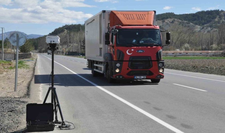 Bayram tatili yolunda hız yapan sürücülere geçit yok