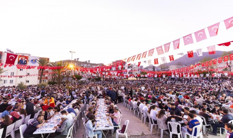 Büyükşehir Belediyesi 227 bin 550 kişilik iftar yemeği ikram etti