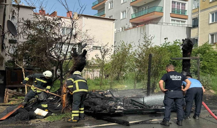 Depo olarak kullanılan alan küle döndü