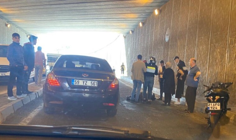 Diyarbakırda otomobil ile motosiklet çarpıştı: 1 yaralı