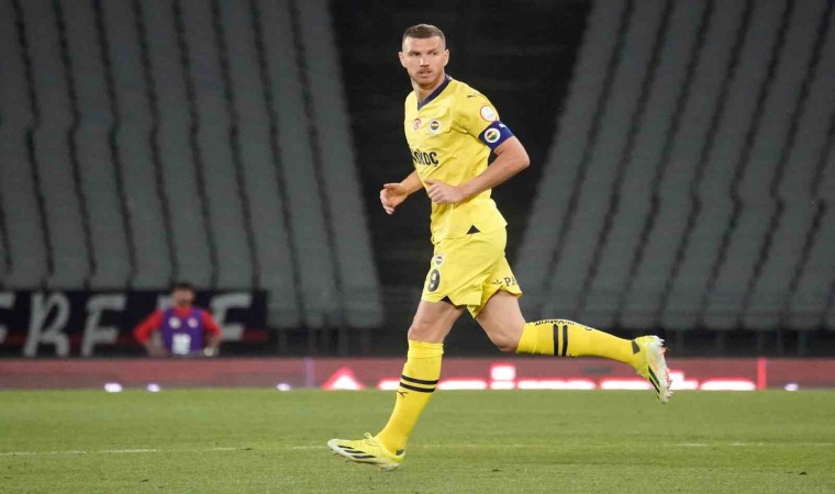 Edin Dzeko, Fenerbahçede 20 golü geçen 5. yabancı futbolcu oldu