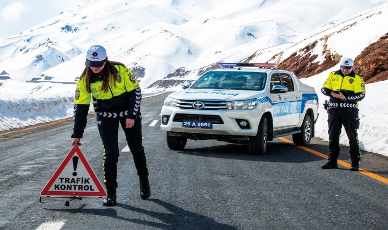 Erzurumda kent merkezinde bir ayda 100 trafik kazası